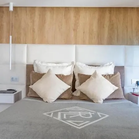 First Line In * Marbella