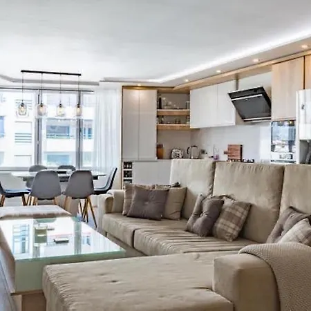 Apartamento First Line In *